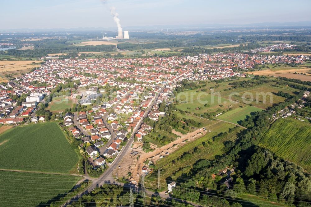 Aerial image Oberhausen-Rheinhausen - Town View of the streets and houses of the residential areas in the district Oberhausen in Oberhausen-Rheinhausen in the state Baden-Wuerttemberg, Germany