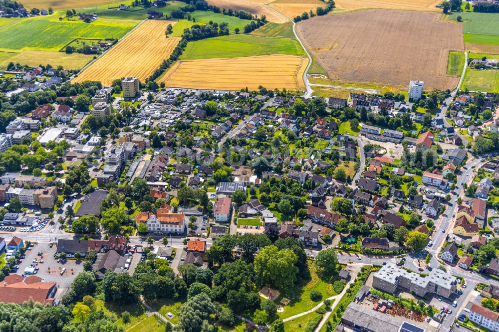 Hamm from the bird's eye view: Town View of the streets and houses of the residential areas on Kamener Strasse in the district Pelkum in Hamm at Ruhrgebiet in the state North Rhine-Westphalia, Germany