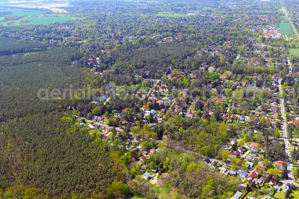 Aerial photograph Petershagen/Eggersdorf - Town View of the streets and houses of the residential areas in the district Pohrtsche Siedlung in Petershagen/Eggersdorf in the state Brandenburg, Germany