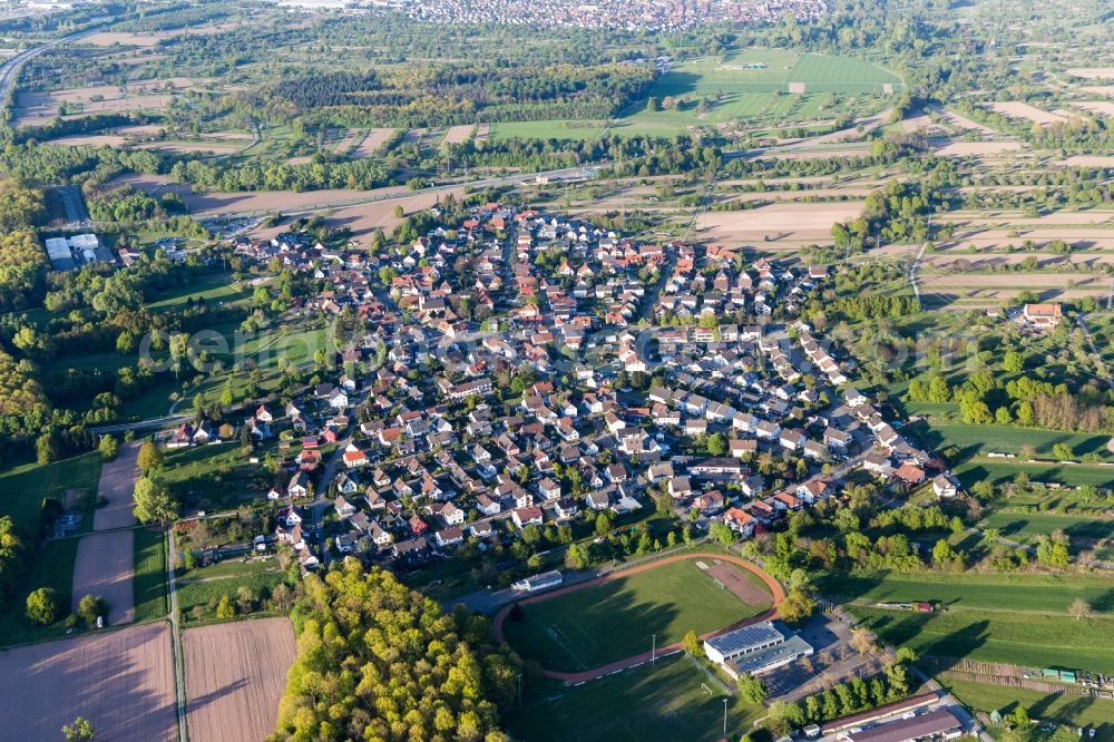 Rastatt from the bird's eye view: Town View of the streets and houses of the residential areas in the district Rauental in Rastatt in the state Baden-Wuerttemberg, Germany