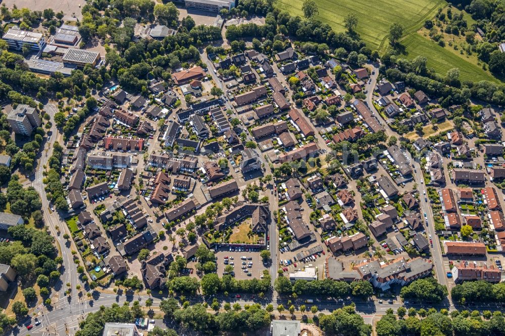 Aerial photograph Rheinkamp - Town View of the streets and houses of the residential areas on Willy Brandt Allee in the district Repelen in Rheinkamp in the state North Rhine-Westphalia, Germany