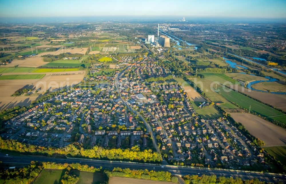 Aerial image Werne - Town View of the streets and houses of the residential areas in the district Stockum in Werne in the state North Rhine-Westphalia