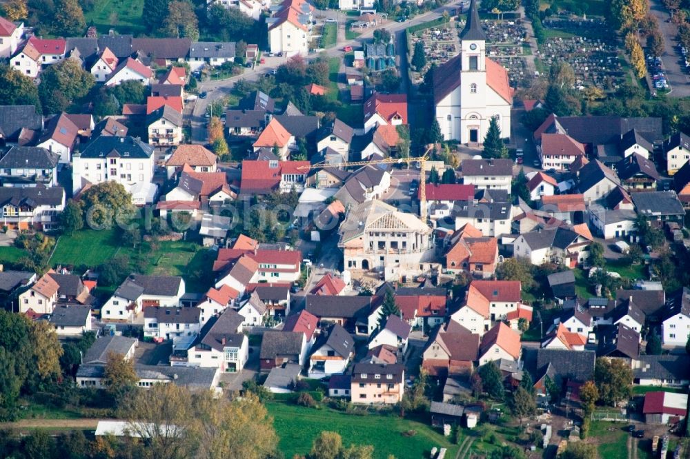 Appenweier from the bird's eye view: Town View of the streets and houses of the residential areas in the district Urloffen in Appenweier in the state Baden-Wuerttemberg