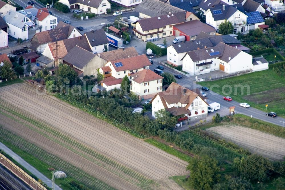 Appenweier from the bird's eye view: Town View of the streets and houses of the residential areas in the district Zimmern in Appenweier in the state Baden-Wuerttemberg