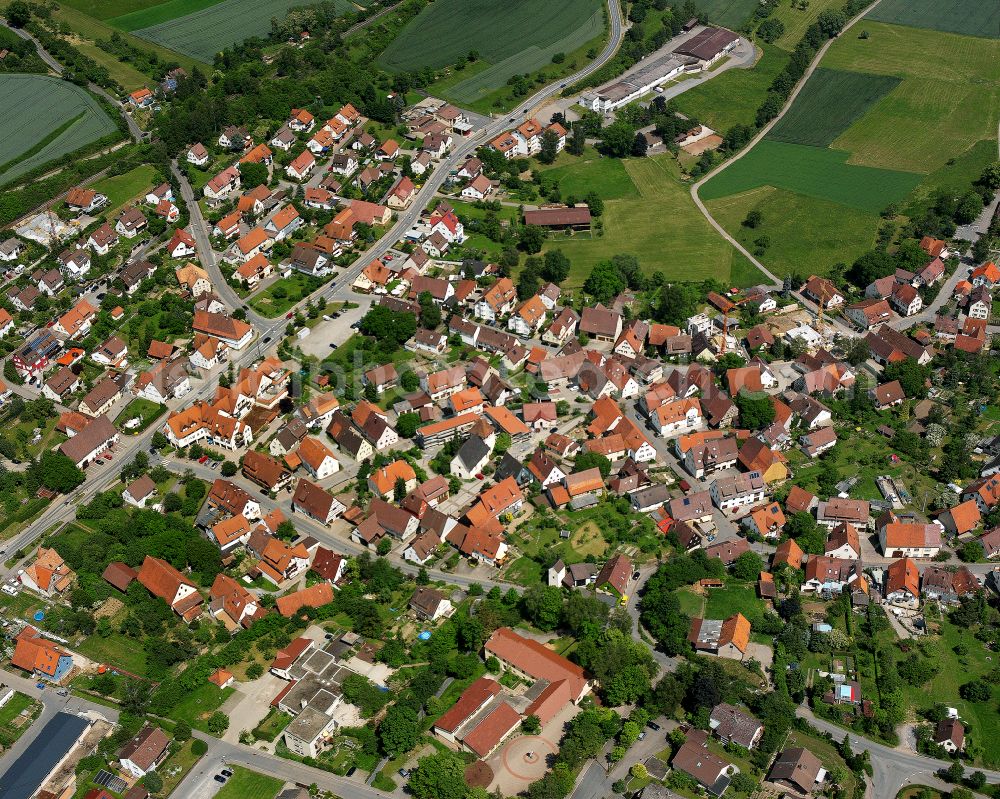 Ostelsheim from the bird's eye view: Town View of the streets and houses of the residential areas in Ostelsheim in the state Baden-Wuerttemberg, Germany