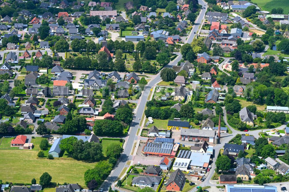 Aerial photograph Ostenfeld - Town View of the streets and houses of the residential areas in Ostenfeld in the state Schleswig-Holstein, Germany