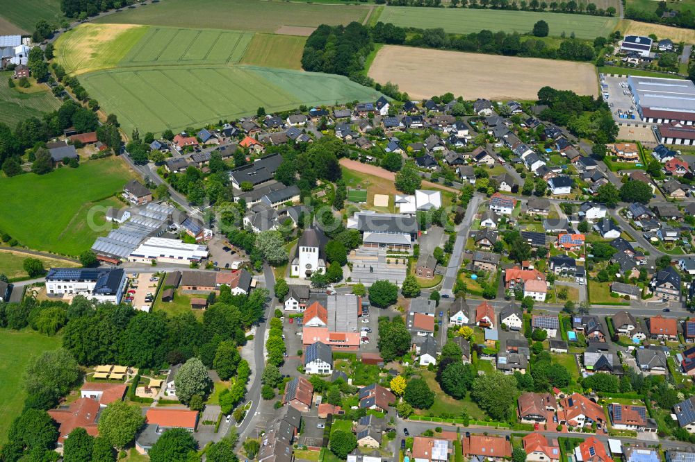 Aerial photograph Ostenland - Town View of the streets and houses of the residential areas in Ostenland in the state North Rhine-Westphalia, Germany