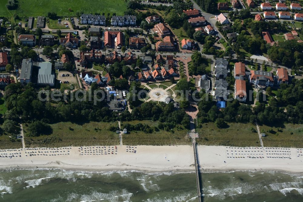 Ostseebad Boltenhagen from the bird's eye view: Town View of the streets and houses of the residential areas near the Seebruecke Boltenhagen in Ostseebad Boltenhagen in the state Mecklenburg - Western Pomerania