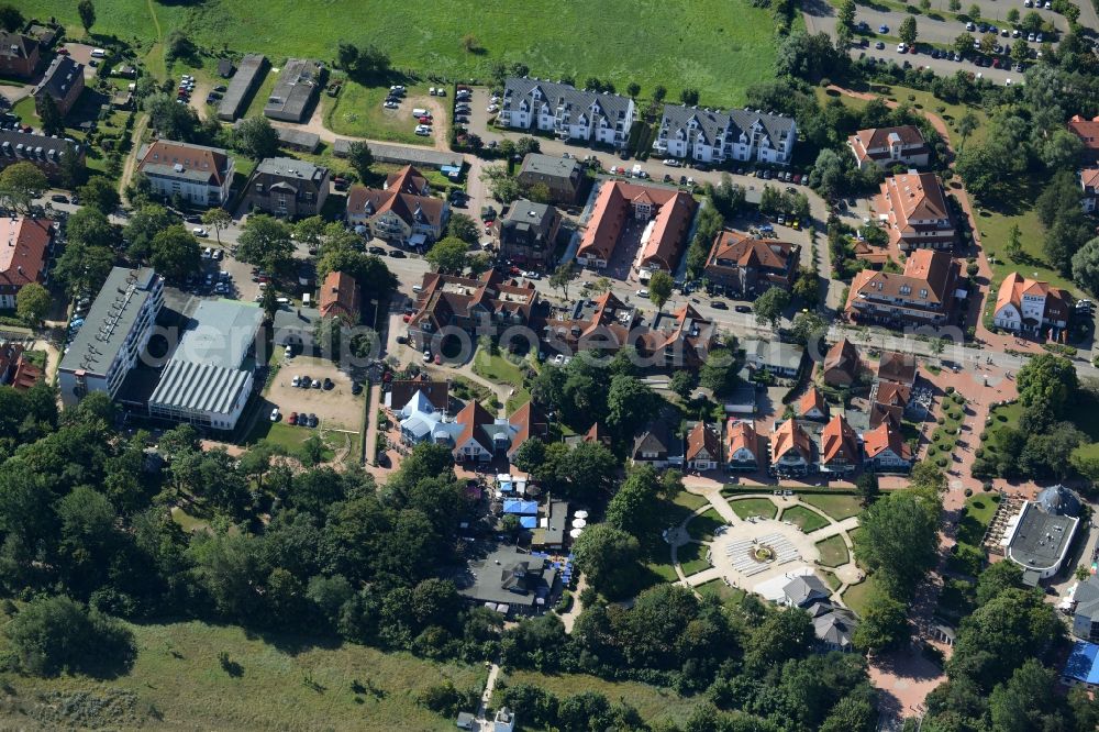 Aerial photograph Ostseebad Boltenhagen - Town View of the streets and houses of the residential areas near the Seebruecke Boltenhagen in Ostseebad Boltenhagen in the state Mecklenburg - Western Pomerania