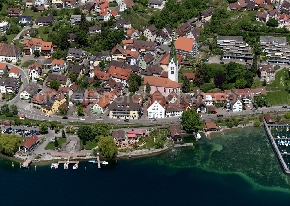 Aerial photograph Sipplingen - Town View of the streets and houses of the residential areas in Sipplingen in the state Baden-Wuerttemberg, Germany