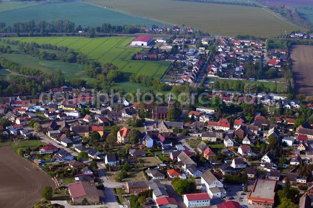 Poley from the bird's eye view: Town View of the streets and houses of the residential areas in Poley in the state Saxony-Anhalt, Germany