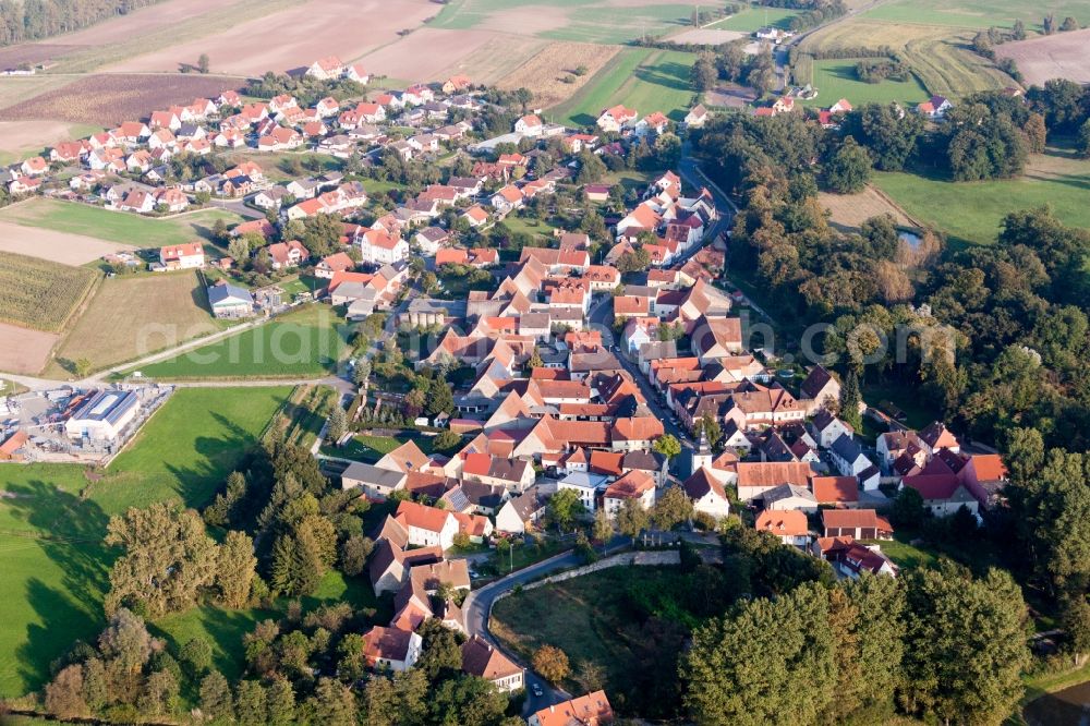 Aerial photograph Pommersfelden - Town View of the streets and houses of the residential areas in Pommersfelden in the state Bavaria, Germany