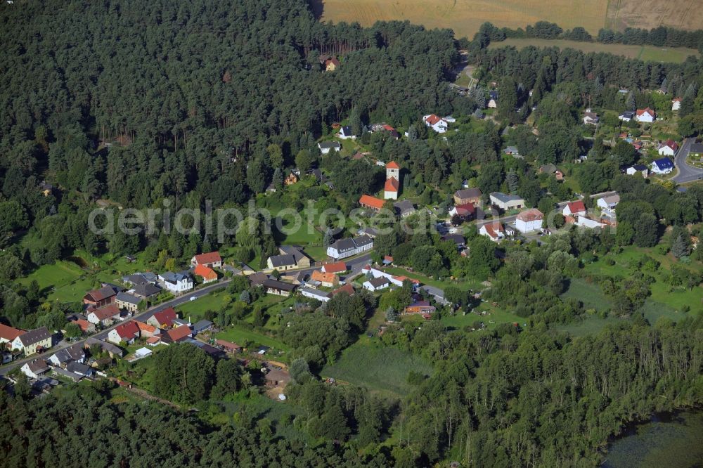 Aerial image Wandlitz - Town View of the streets and houses of the residential area Prenden between Bauernsee and Strehlsee in Wandlitz in the state Brandenburg