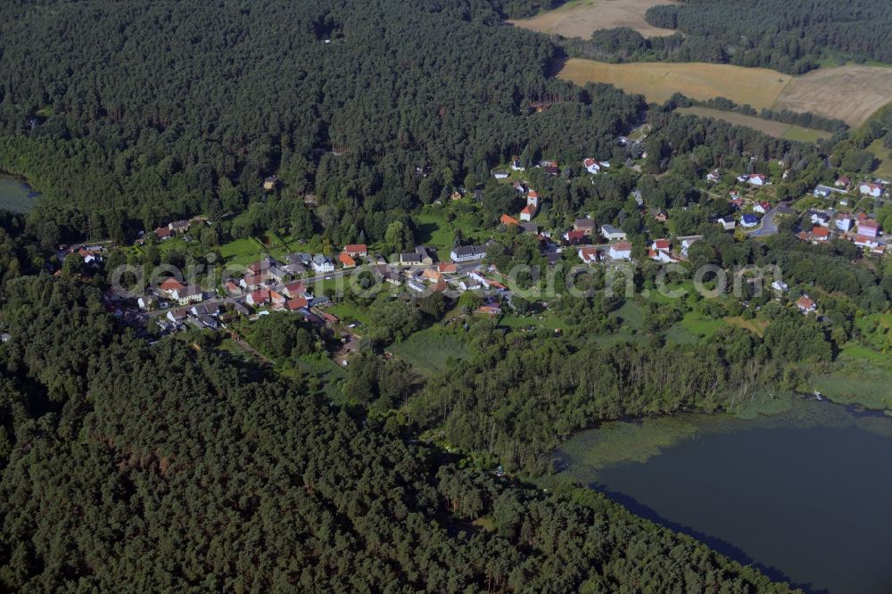 Aerial image Wandlitz - Town View of the streets and houses of the residential area Prenden between Bauernsee and Strehlsee in Wandlitz in the state Brandenburg