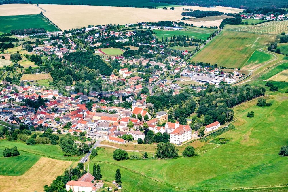 Pretzsch (Elbe) from above - Town View of the streets and houses of the residential areas in Pretzsch (Elbe) in the state Saxony-Anhalt, Germany