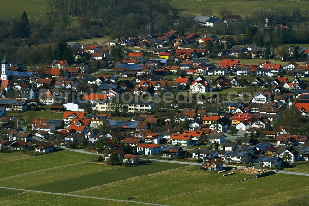 Aerial image Raisting - Town View of the streets and houses of the residential areas in Raisting in the state Bavaria, Germany