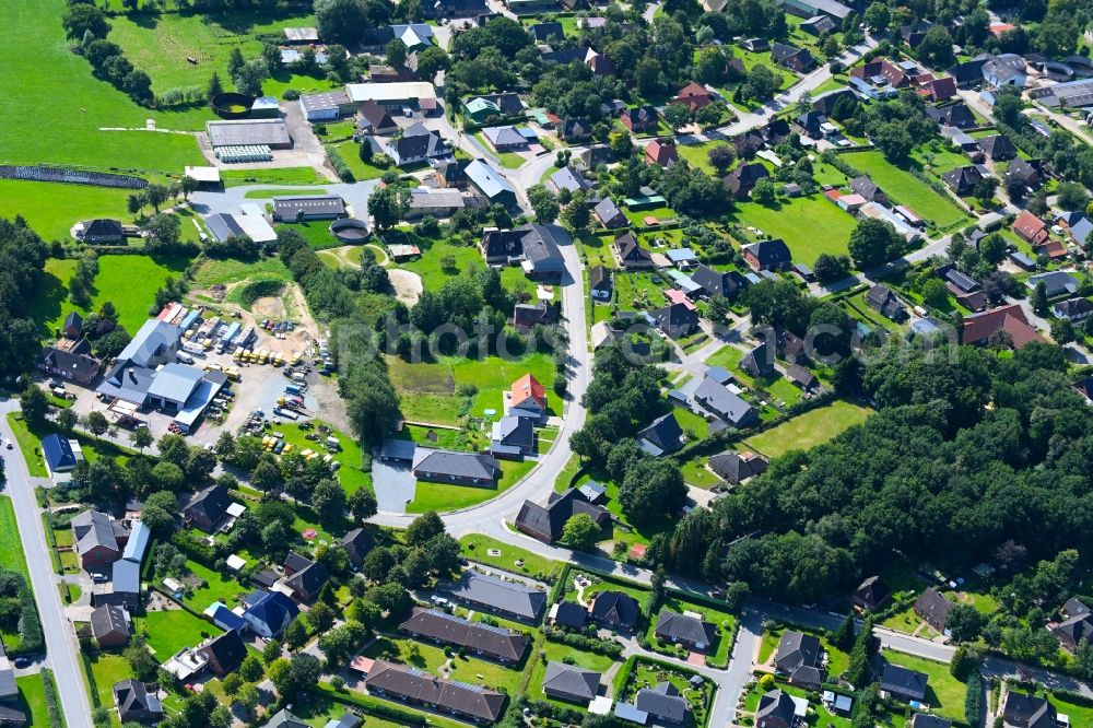 Aerial photograph Ramstedt - Town View of the streets and houses of the residential areas in Ramstedt North Frisia in the state Schleswig-Holstein, Germany