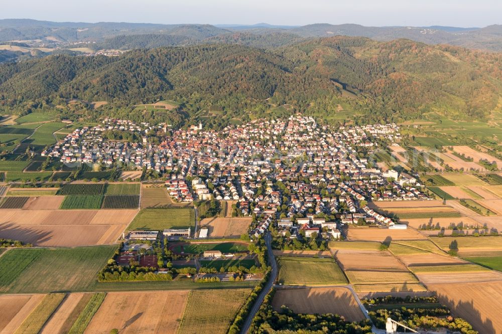 Leutershausen from the bird's eye view: Town View of the streets and houses of the residential areas in Leutershausen in the state Baden-Wurttemberg, Germany