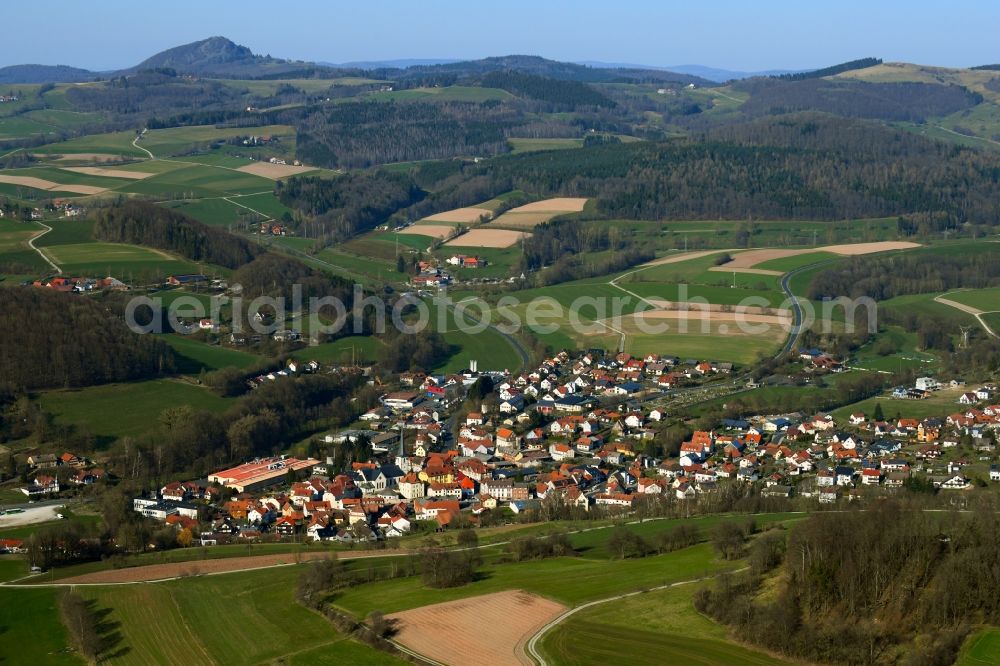 Aerial photograph Poppenhausen (Wasserkuppe) - Town view on the edge of agricultural fields, usable areas and forests in Poppenhausen (Wasserkuppe) in the state Hesse, Germany