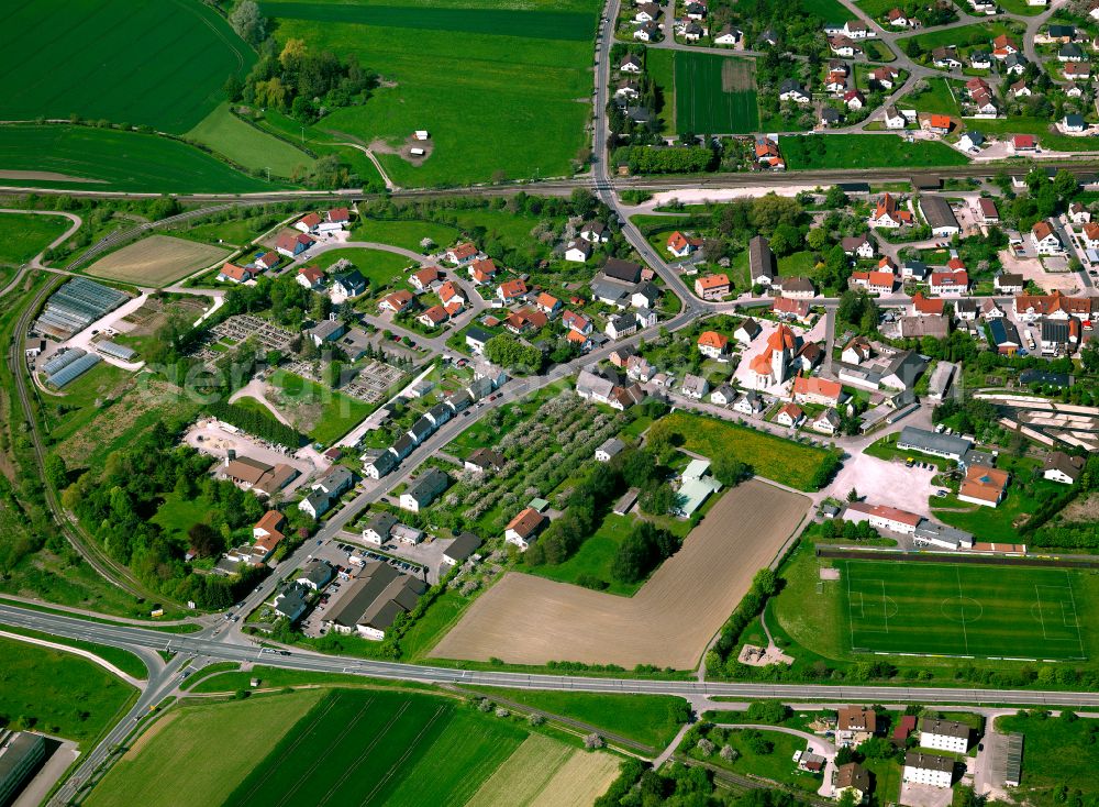 Aerial photograph Allmendingen - Village view on the edge of agricultural fields and land in Allmendingen in the state Baden-Wuerttemberg, Germany