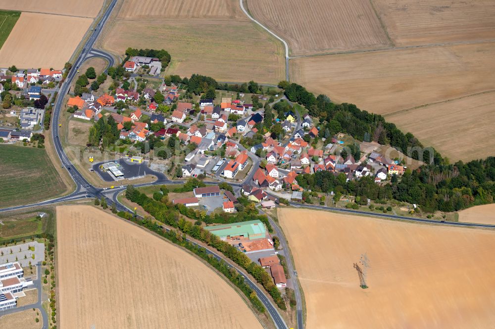 Aerial photograph Altfeld - Village view on the edge of agricultural fields and land in Altfeld in the state Bavaria, Germany