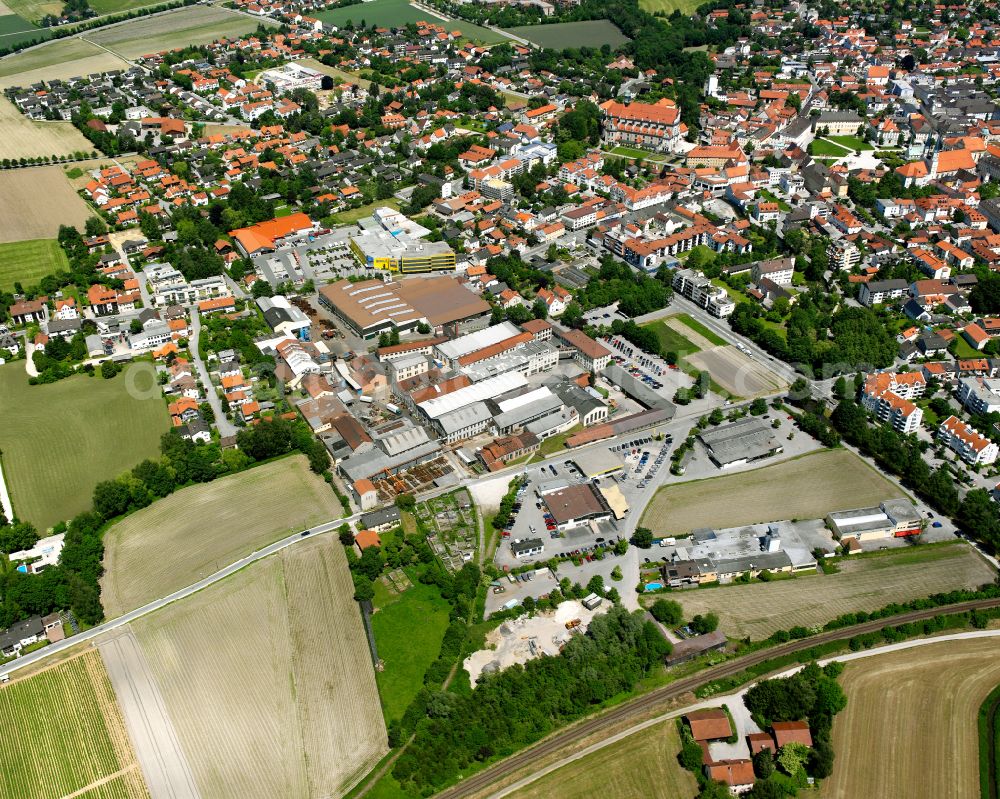 Aerial photograph Altötting - Village view on the edge of agricultural fields and land in Altötting in the state Bavaria, Germany