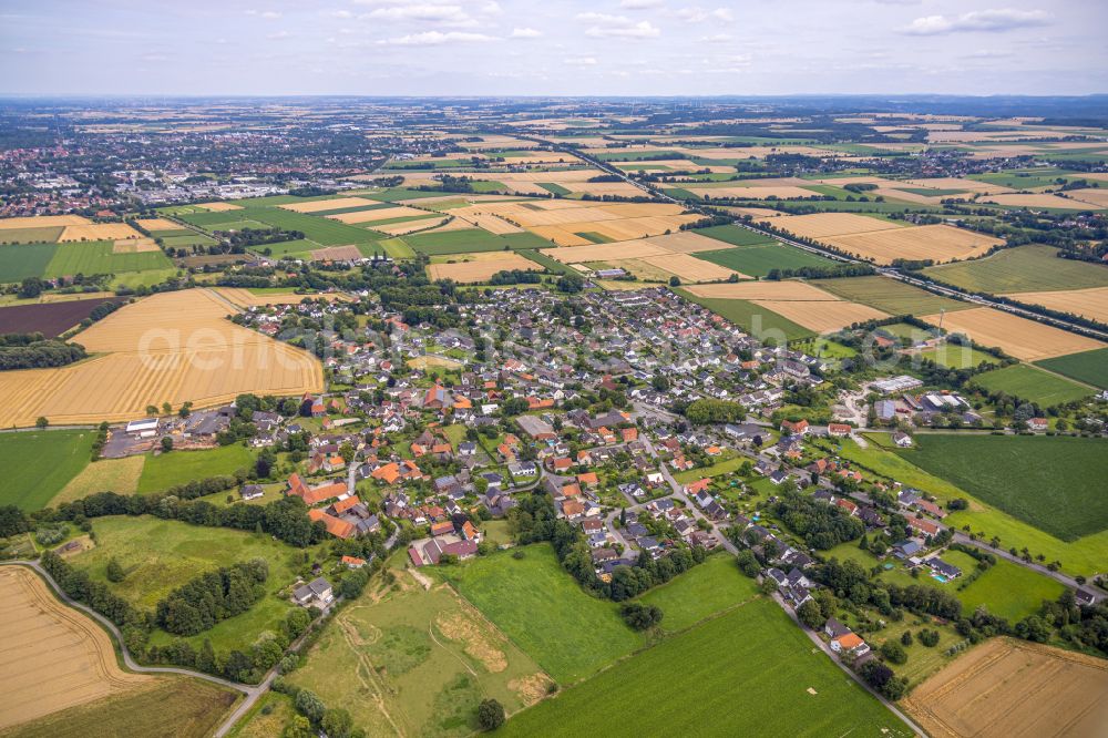 Ampen from above - Village view on the edge of agricultural fields and land in Ampen at Ruhrgebiet in the state North Rhine-Westphalia, Germany