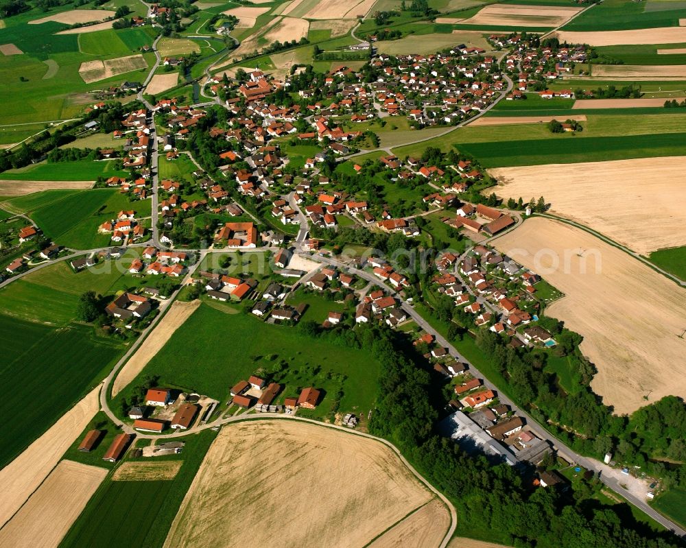 Aerial photograph Anzenkirchen - Village view on the edge of agricultural fields and land in Anzenkirchen in the state Bavaria, Germany