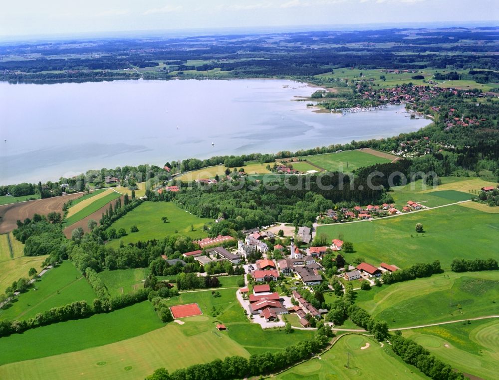 Aerial photograph Arlaching - Village view on the edge of agricultural fields and land in Arlaching in the state Bavaria, Germany