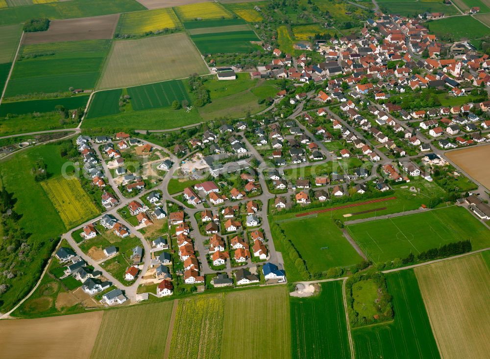 Aerial image Asselfingen - Village view on the edge of agricultural fields and land in Asselfingen in the state Baden-Wuerttemberg, Germany