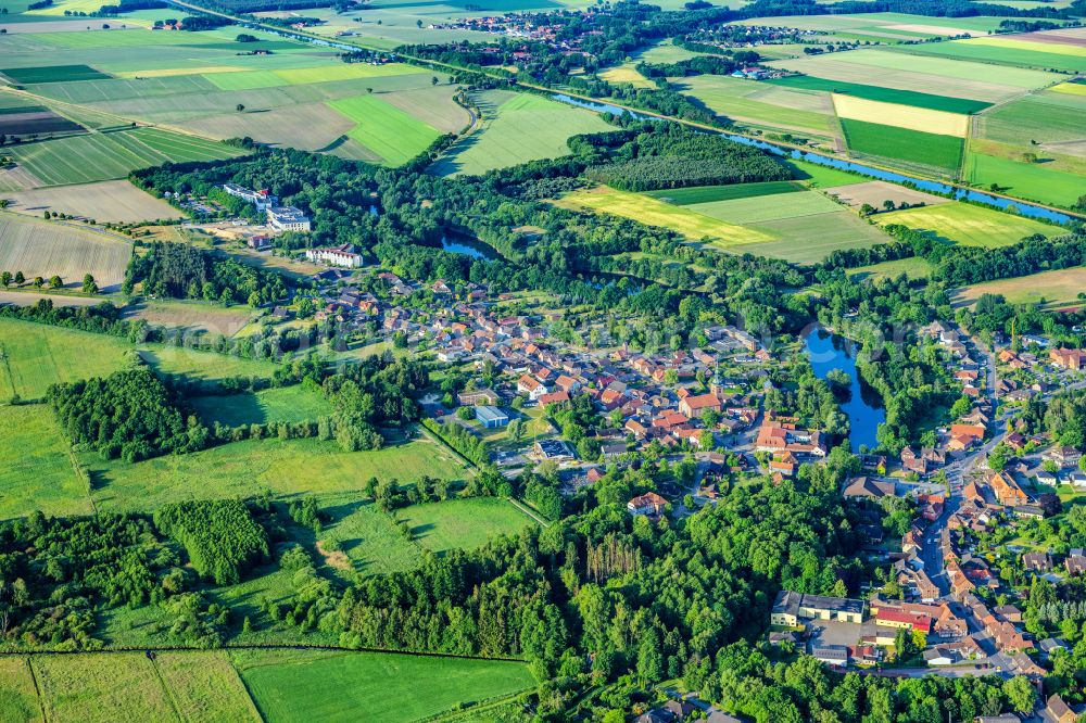 Aerial photograph Bad Bodenteich - Village view on the edge of agricultural fields and land in Bad Bodenteich in the state Lower Saxony, Germany