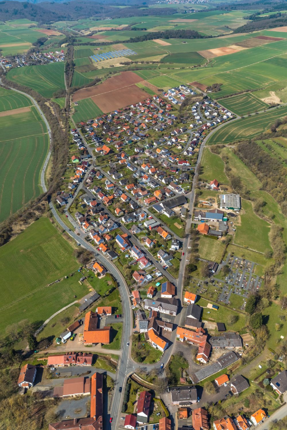 Aerial photograph Bergheim - Village view on the edge of agricultural fields and land in Bergheim in the state Hesse, Germany