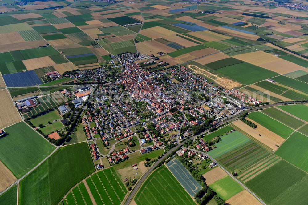 Aerial photograph Bergtheim - Village view on the edge of agricultural fields and land in Bergtheim in the state Bavaria, Germany