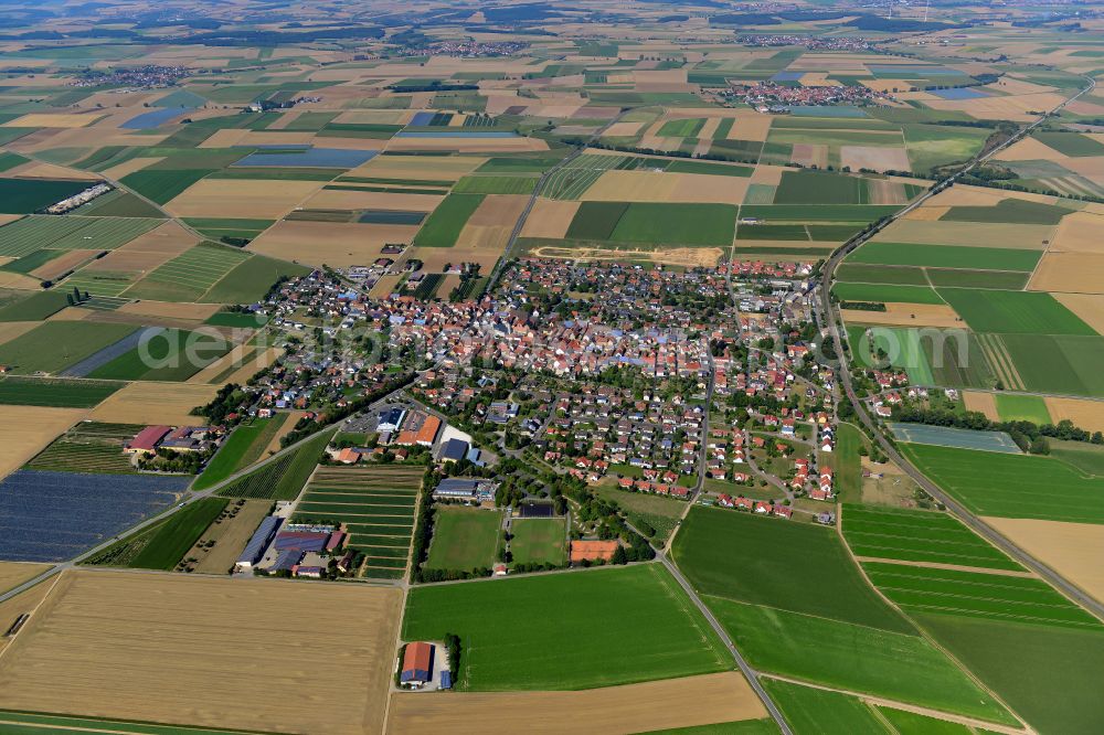 Aerial photograph Bergtheim - Village view on the edge of agricultural fields and land in Bergtheim in the state Bavaria, Germany