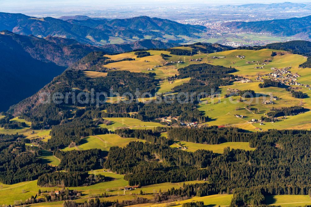 Aerial photograph Breitnau - Village view on the edge of agricultural fields and land in Breitnau in the state Baden-Wuerttemberg, Germany