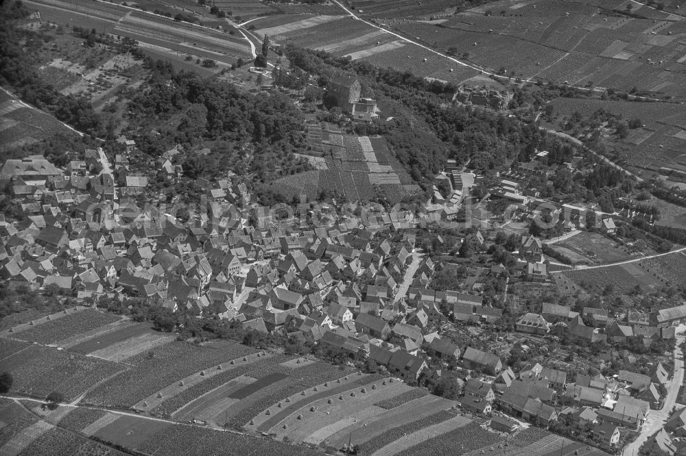 Aerial photograph Cleebronn - Village view on the edge of agricultural fields and land in Cleebronn in the state Baden-Wuerttemberg, Germany