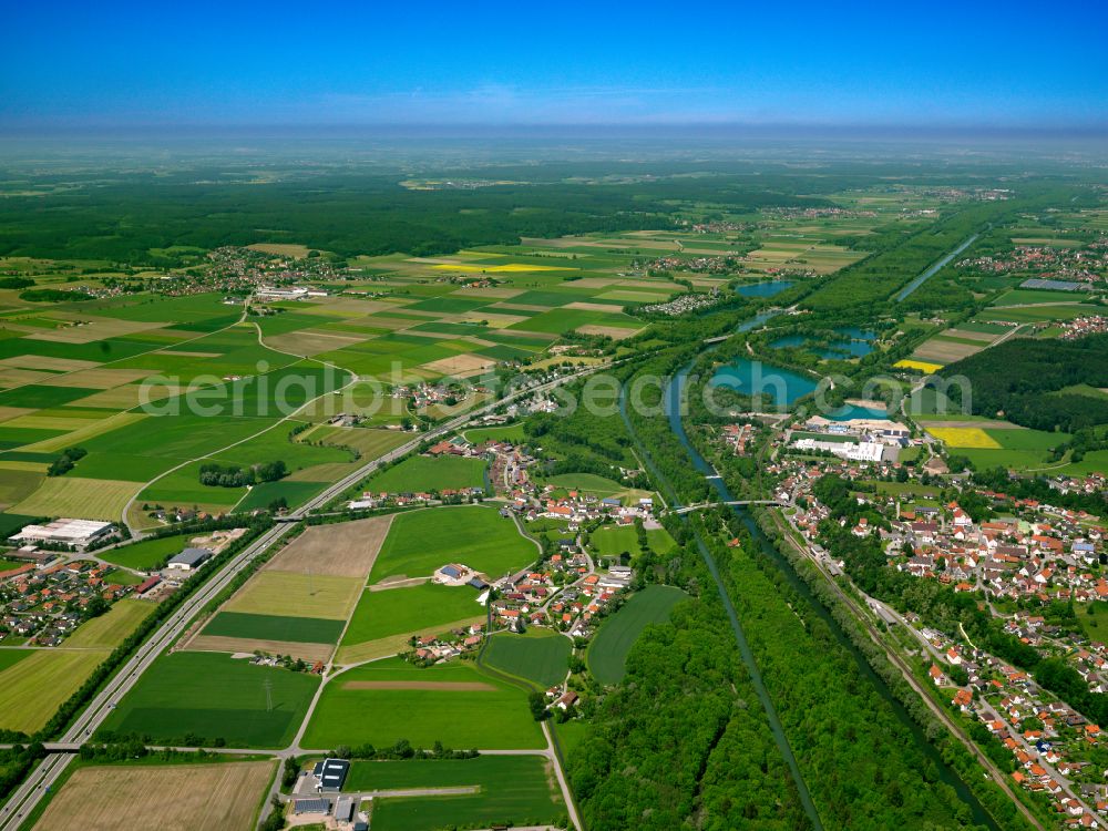 Aerial photograph Dettingen an der Iller - Village view on the edge of agricultural fields and land in Dettingen an der Iller in the state Baden-Wuerttemberg, Germany