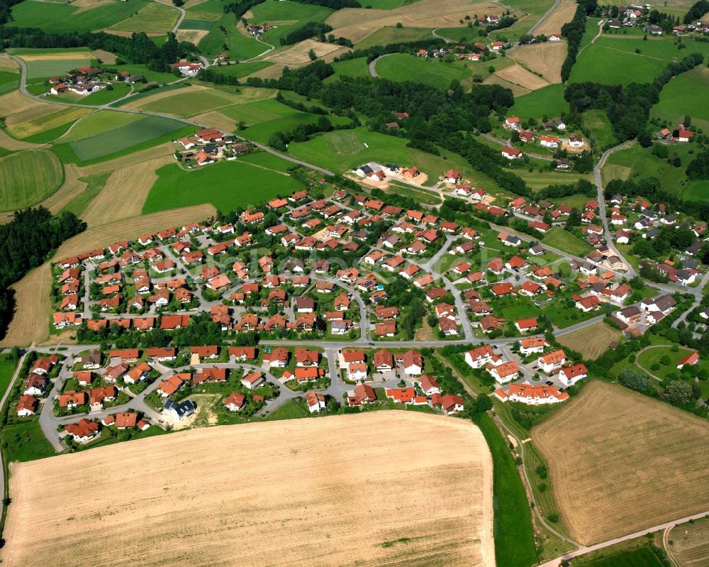 Aerial photograph Edersdorf - Village view on the edge of agricultural fields and land in Edersdorf in the state Bavaria, Germany