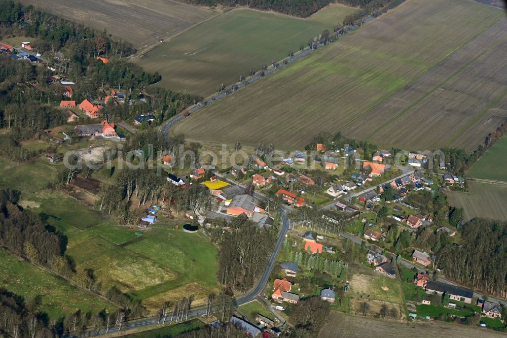 Aerial photograph Eimke - Village view on the edge of agricultural fields and land along the Brockhoefer Strasse in Eimke in the state Lower Saxony, Germany