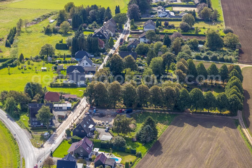 Aerial image Ennepetal - Village view on the edge of agricultural fields and land along the Spreeler Weg in the district Koenigsfeld in Ennepetal in the state North Rhine-Westphalia, Germany