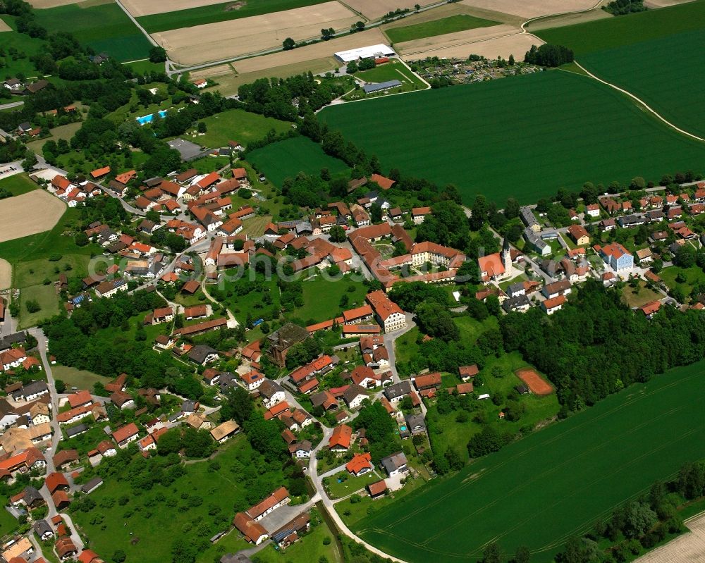 Aerial photograph Ering - Village view on the edge of agricultural fields and land in Ering in the state Bavaria, Germany