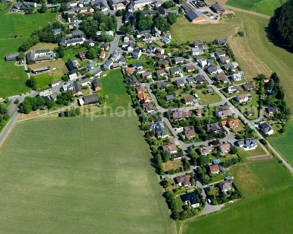 Aerial image Feilitzsch - Village view on the edge of agricultural fields and land on street Waldstrasse in the district Zedtwitz in Feilitzsch in the state Bavaria, Germany