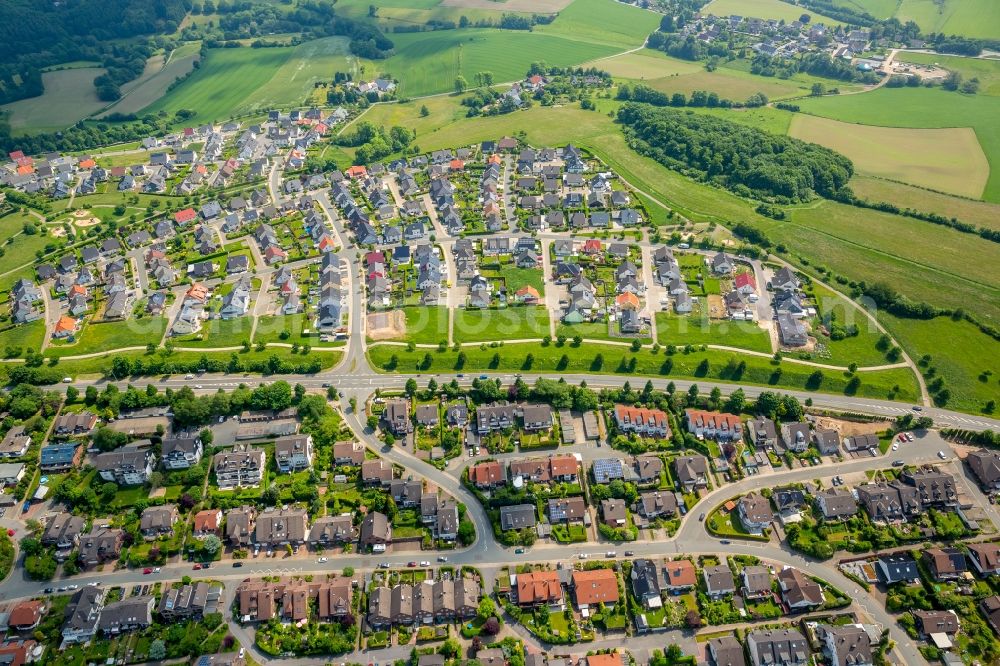 Aerial image Breckerfeld - Village view on the edge of agricultural fields and land on Frankfurter Strasse in Breckerfeld in the state North Rhine-Westphalia, Germany