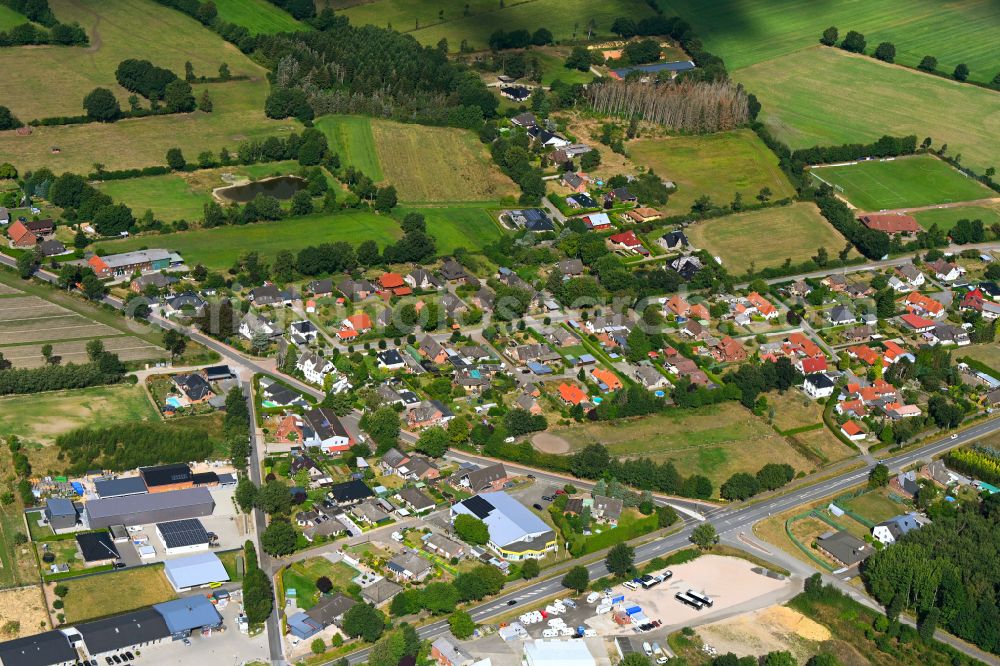 Aerial photograph Fuhlendorf - Village view on the edge of agricultural fields and land in Fuhlendorf in the state Schleswig-Holstein, Germany