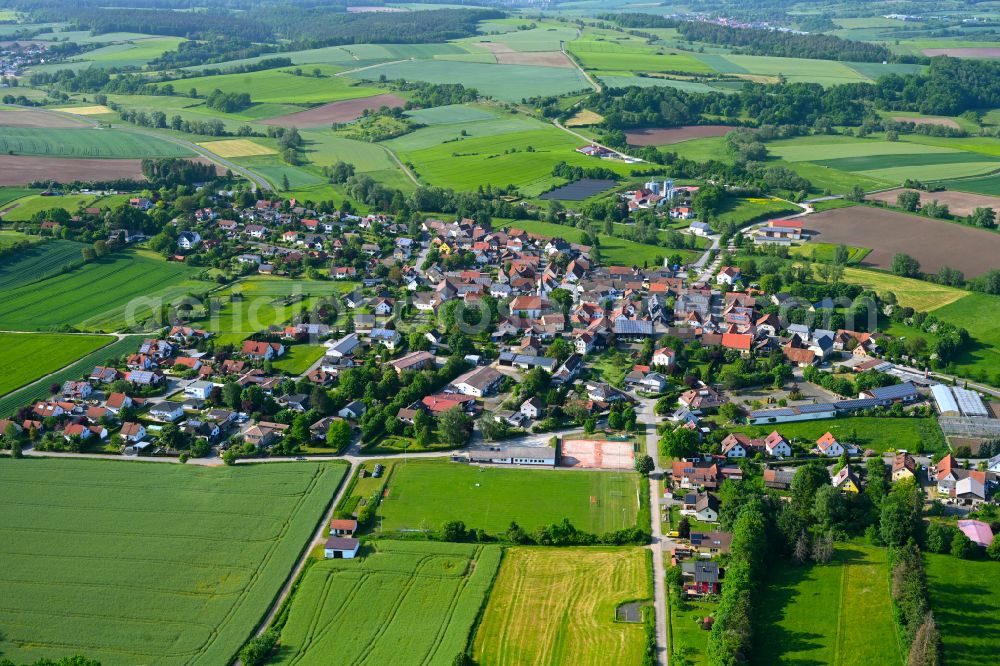 Aerial photograph Gemünda i.OFr. - Village view on the edge of agricultural fields and land in Gemünda i.OFr. in the state Bavaria, Germany