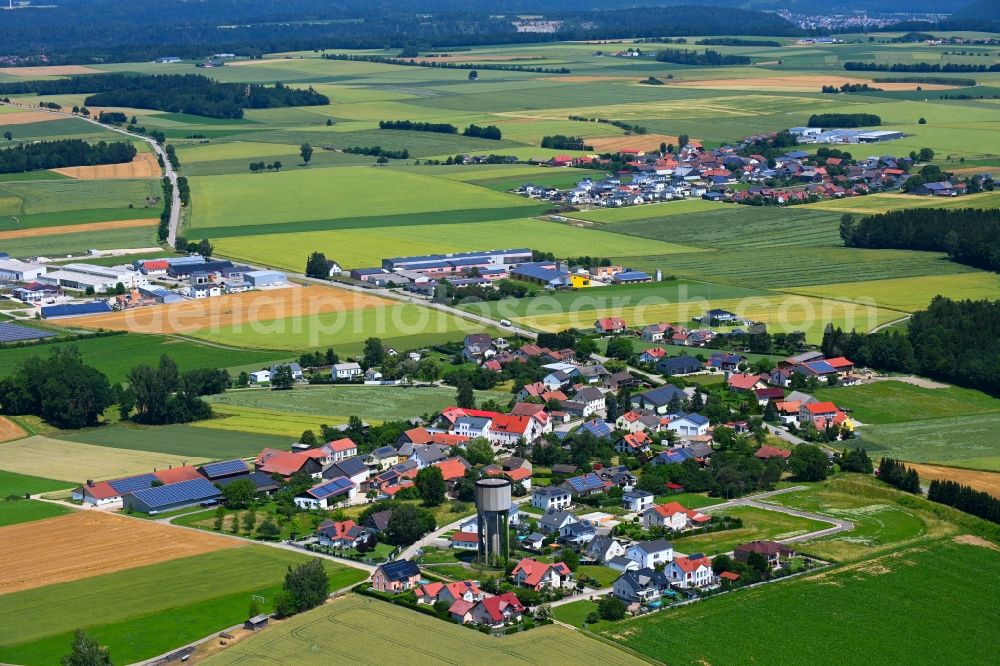 Aerial photograph Grampersdorf - Village view on the edge of agricultural fields and land in Grampersdorf in the state Bavaria, Germany