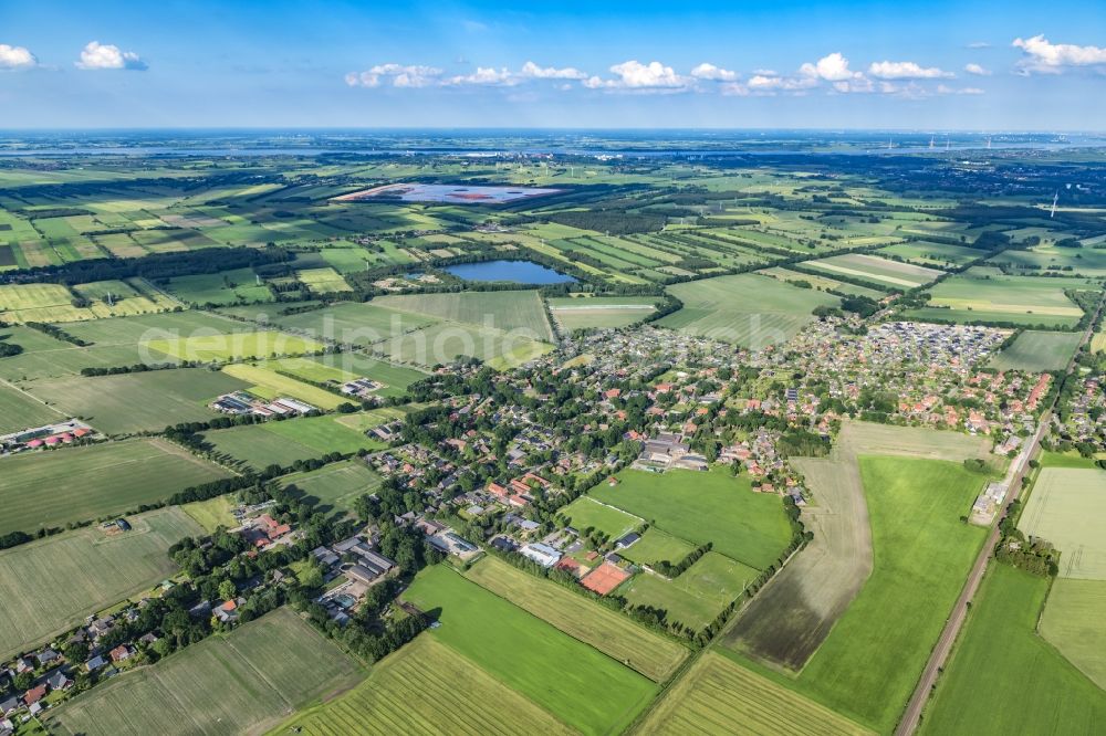 Aerial photograph Hammah - Village view on the edge of agricultural fields and land in Hammah in the state Lower Saxony, Germany