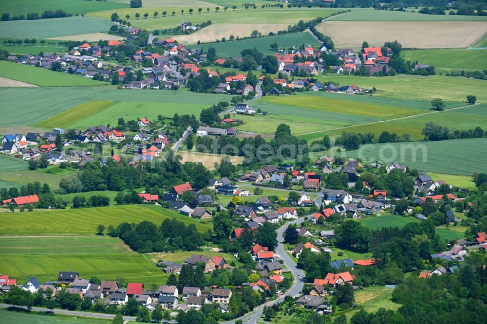 Aerial photograph Harkemissen - Village view on the edge of agricultural fields and land in Harkemissen in the state North Rhine-Westphalia, Germany