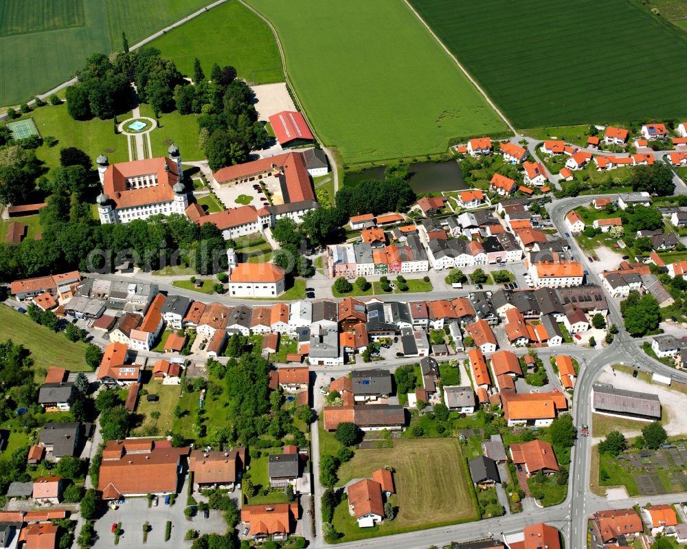 Aerial image Heiligenstatt - Village view on the edge of agricultural fields and land in Heiligenstatt in the state Bavaria, Germany