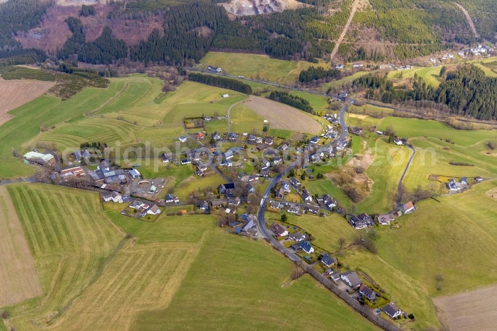 Aerial photograph Hemschlar - Village view on the edge of agricultural fields and land along the Neue Strasse in Hemschlar in the state North Rhine-Westphalia, Germany